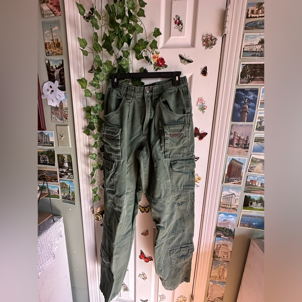 Men green cargo pants